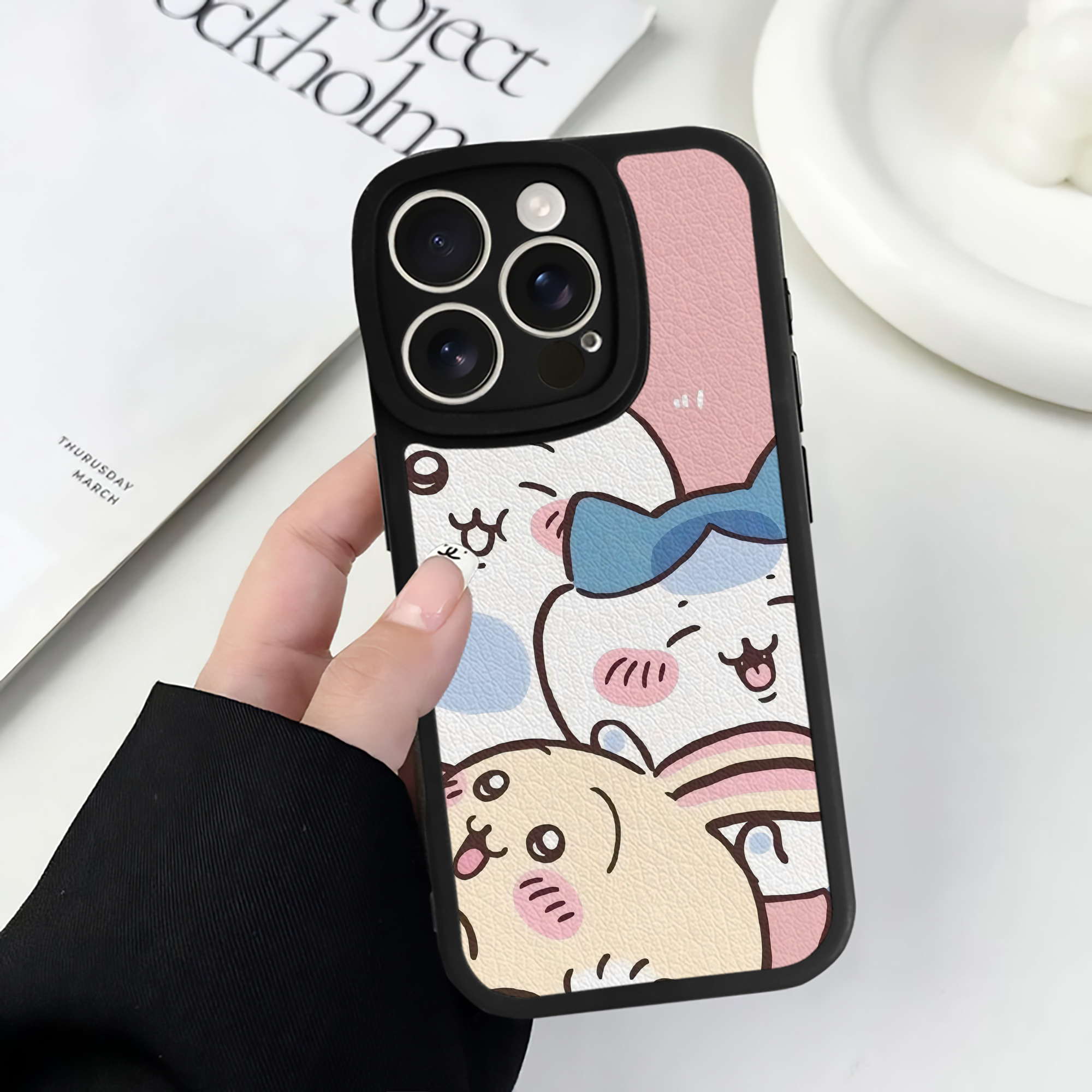 （画像用） ちいかわ Chii-kawa 【iPhone 16シリーズ対応】シリコンスマホケース（レザー調） 材質：シリコン